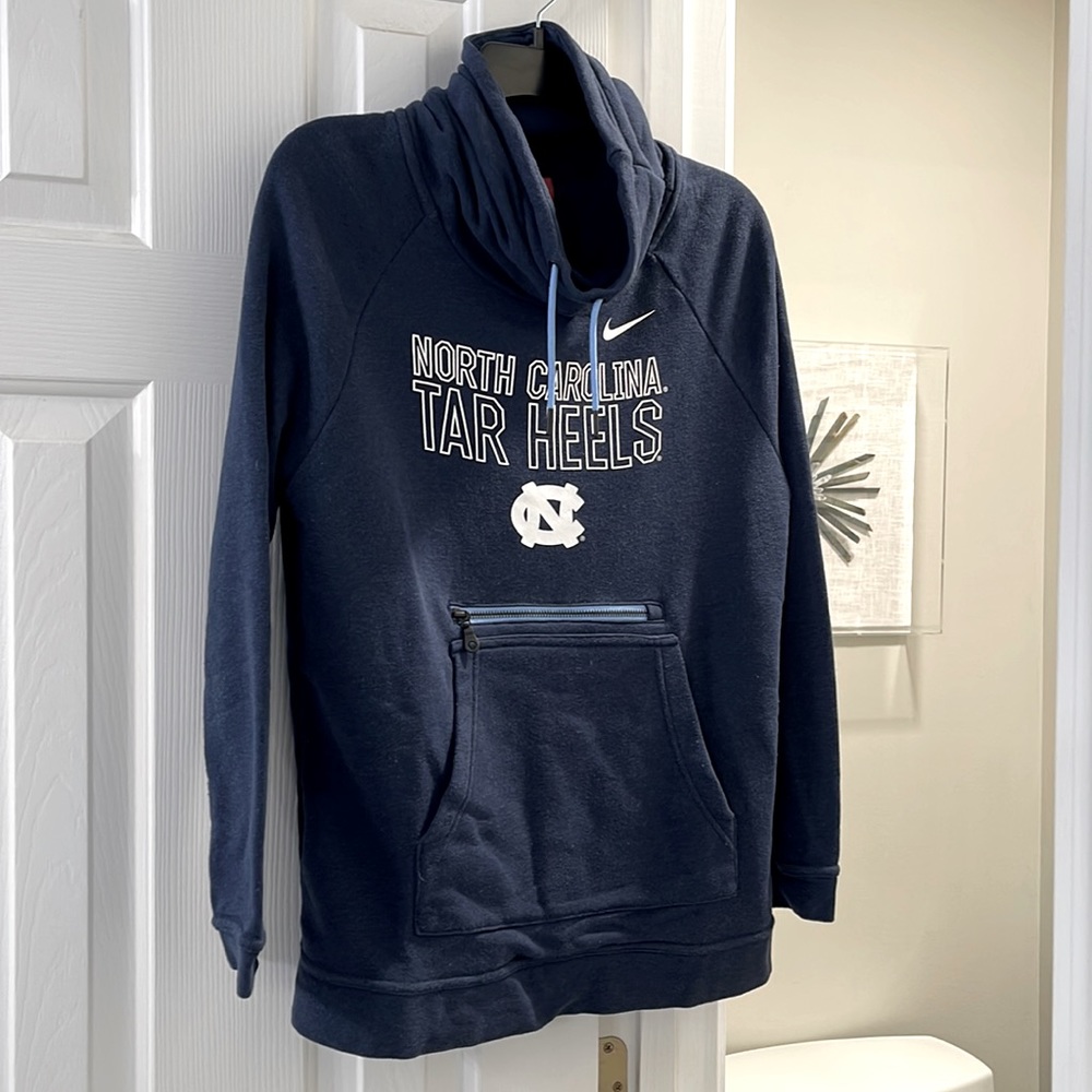 North Carolina Tarheels ladies sweatshirt